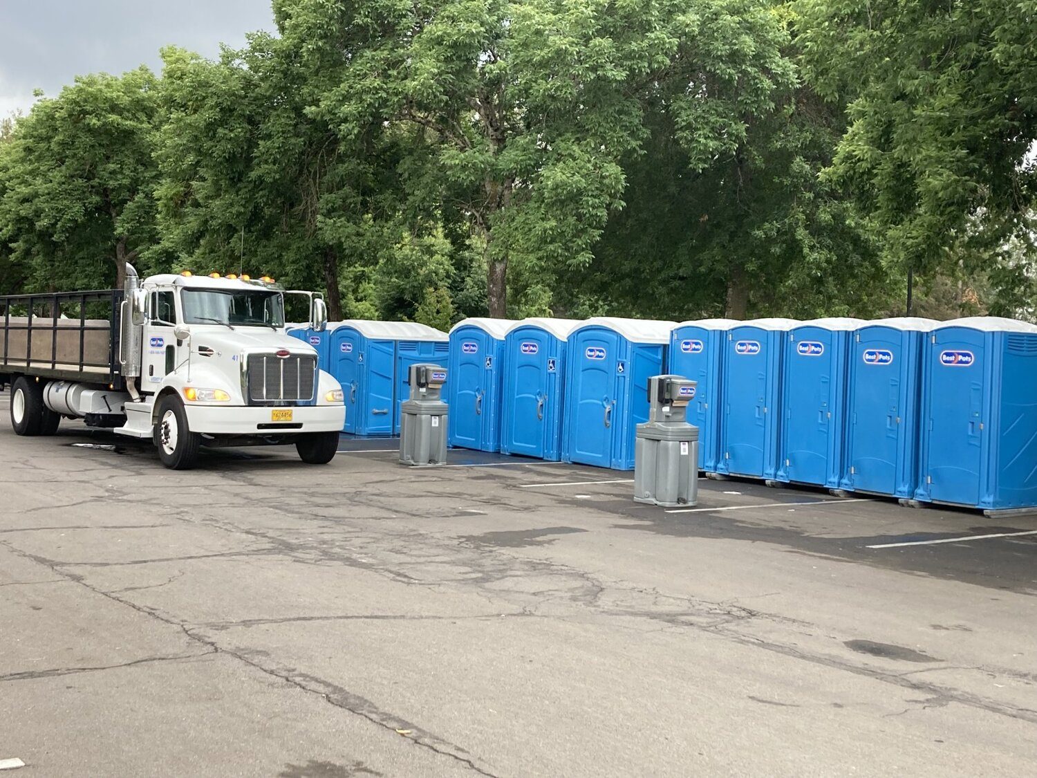 OR luxury porta potty rental best pots